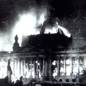 OS OVOS E O NINHO DA SERPENTE